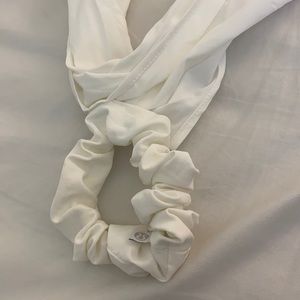 Lululemon uplifting scrunchie